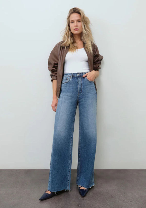 FAR OUT WIDE LEG IN STUNNER