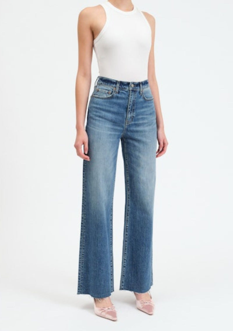 FAR OUT WIDE LEG IN STUNNER