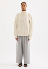 AMBER TURTLENECK KNIT