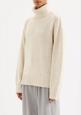 AMBER TURTLENECK KNIT