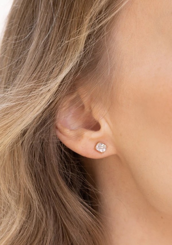 SOPHIA STUDS