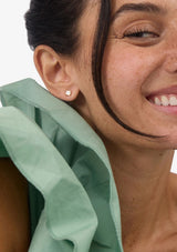 THE QUEEN'S 4MM STUDS