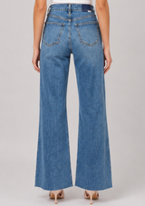 FAR OUT WIDE LEG IN STUNNER
