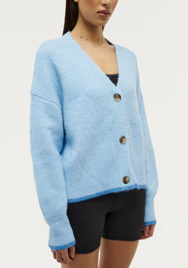 ILLUMINATE KNIT IN SKY BLUE