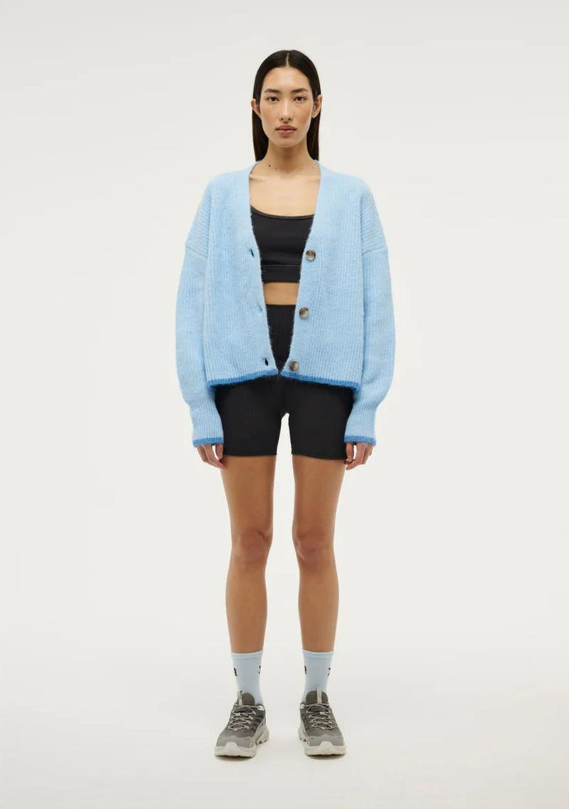 ILLUMINATE KNIT IN SKY BLUE