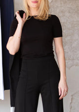 BLACK FITTED T-SHIRT