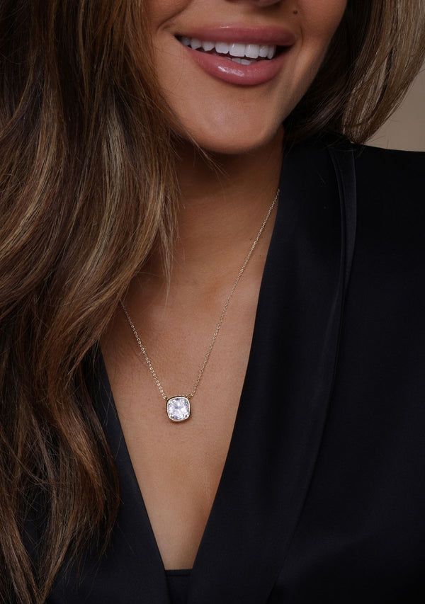 DUCHESS PENDANT NECKLACE