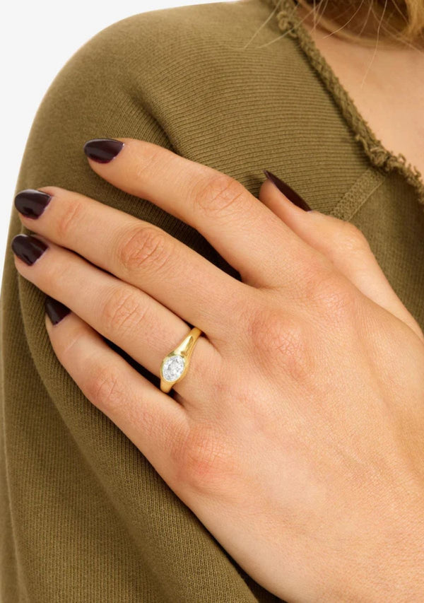 SHE'S A BOSS SIGNET RING