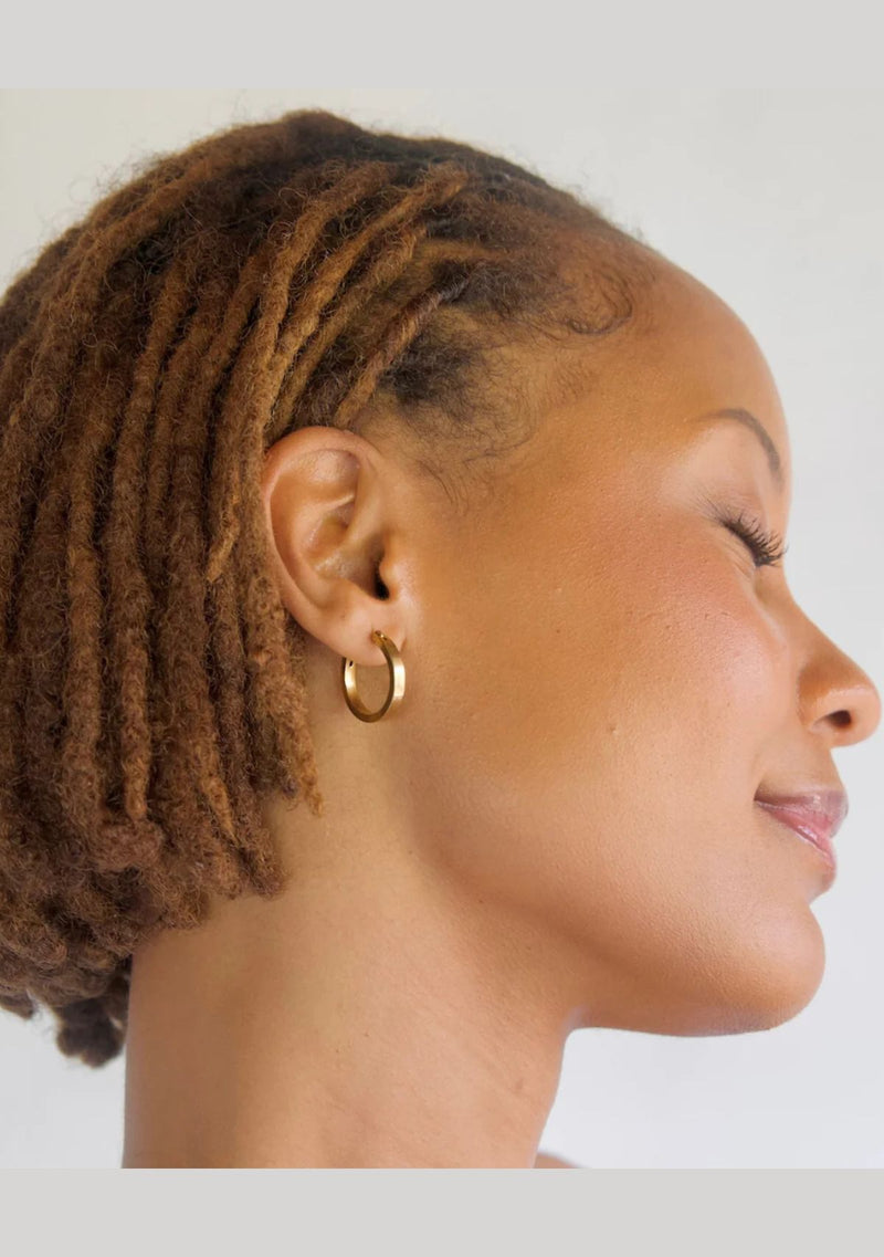 ILAVIA HOOP EARRING