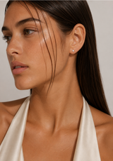 ARIANA SMALL STUD EARRING