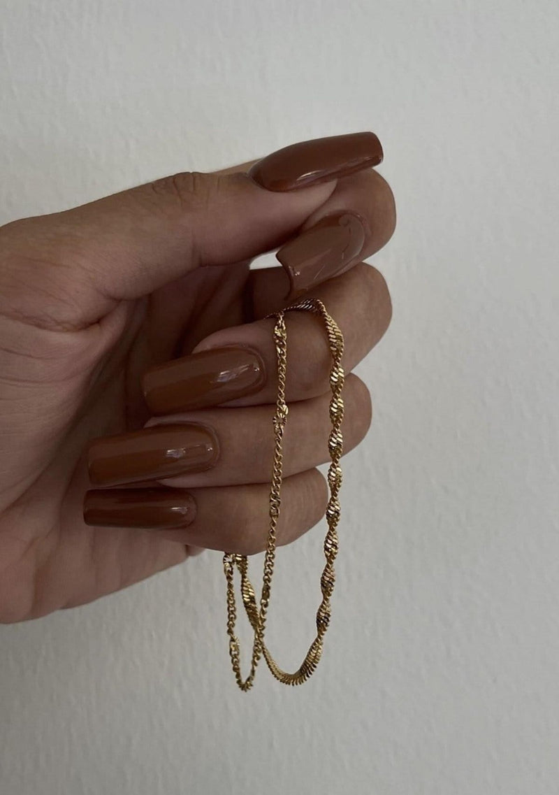 LEONA DAINTY CHAIN